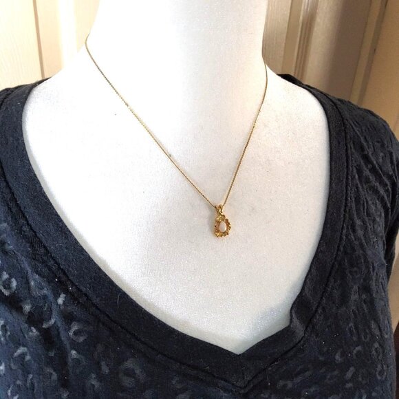 Womens Gold tone Teardrop Shaped Pendant With White Stone Inset Necklace - Picture 6 of 7